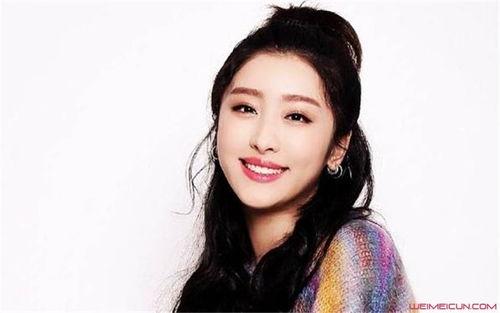 李君婕个人背景,从平凡女孩到职场精英的蜕变之路