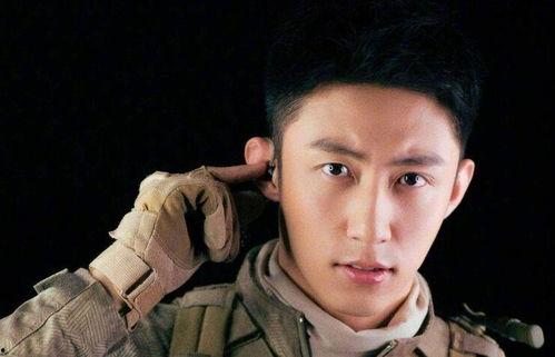 演员李佳睿什么背景,从平凡走向舞台的璀璨星途